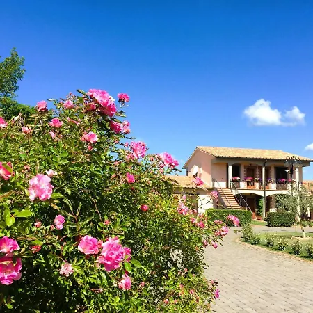 Apartahotel Isa - With Swimming Pool In Sorano, With Air Conditioning And Private Outdoor Area Sorano (Grosseto)