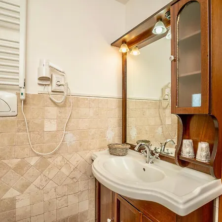 Isa - With Swimming Pool In Sorano, With Air Conditioning And Private Outdoor Area Apartahotel