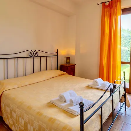 Apartahotel Isa - With Swimming Pool In Sorano, With Air Conditioning And Private Outdoor Area Sorano (Grosseto)