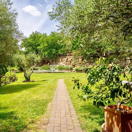 Isa - With Swimming Pool In Sorano, With Air Conditioning And Private Outdoor Area Aparthotel *