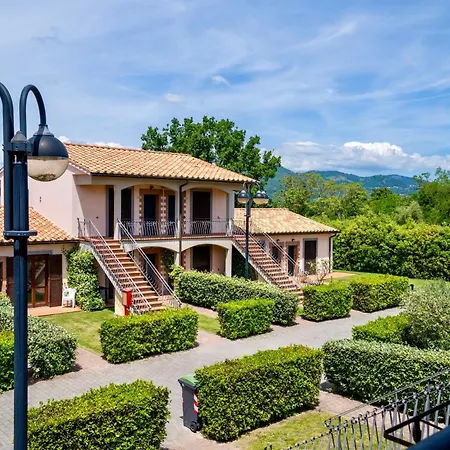Aparthotel Isa - With Swimming Pool In Sorano, With Air Conditioning And Private Outdoor Area Sorano (Grosseto)