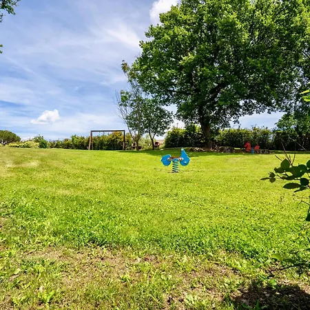 Isa - With Swimming Pool In Sorano, With Air Conditioning And Private Outdoor Area *